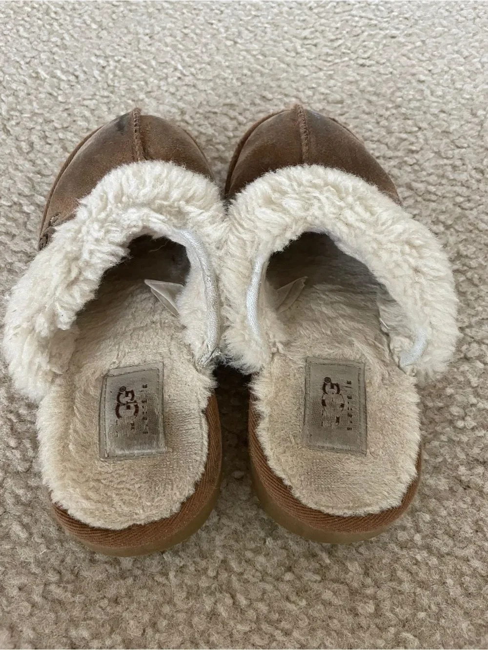 UGG Australia Kids’ Shearling Comfortable Slippers Size 1 Winter Cozy Leather